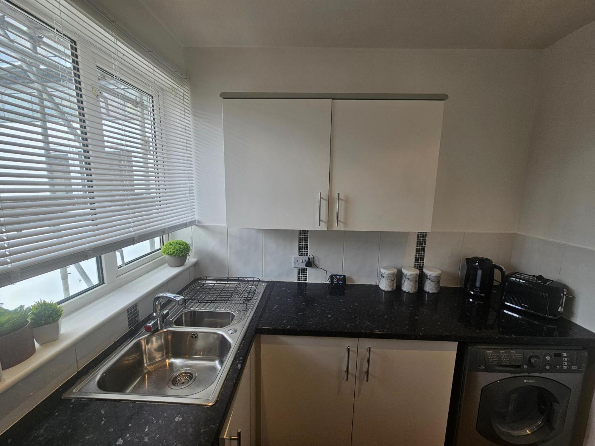 St Albans City Stays - Near Luton Airport - St Albans Abbey & City Train Station - Close To London- Harry Potter World - The Odyssey Cinema - Abbey Cathedral- Contractors I Business I Leisure- Sleeps Upto 6 People Экстерьер фото