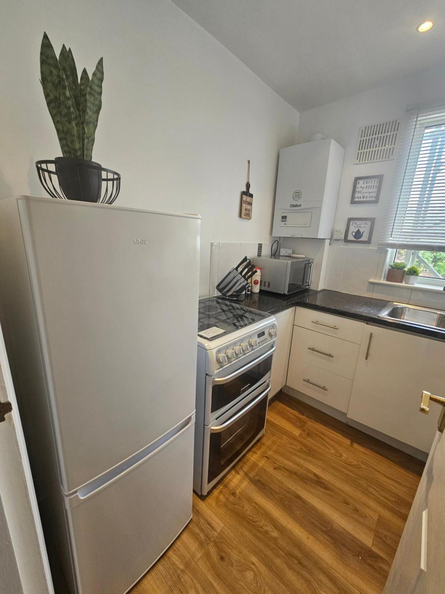 St Albans City Stays - Near Luton Airport - St Albans Abbey & City Train Station - Close To London- Harry Potter World - The Odyssey Cinema - Abbey Cathedral- Contractors I Business I Leisure- Sleeps Upto 6 People Экстерьер фото