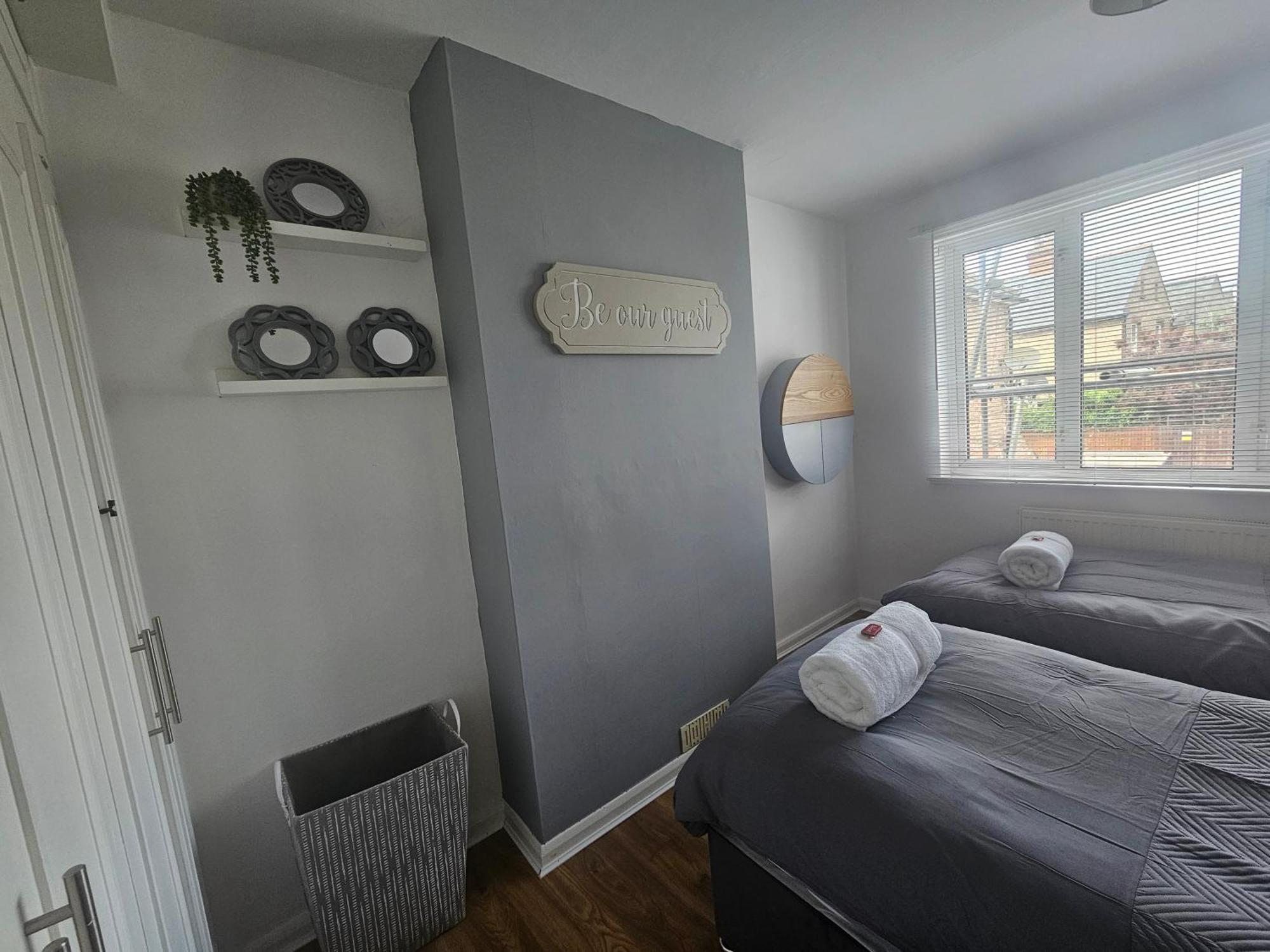 St Albans City Stays - Near Luton Airport - St Albans Abbey & City Train Station - Close To London- Harry Potter World - The Odyssey Cinema - Abbey Cathedral- Contractors I Business I Leisure- Sleeps Upto 6 People Экстерьер фото