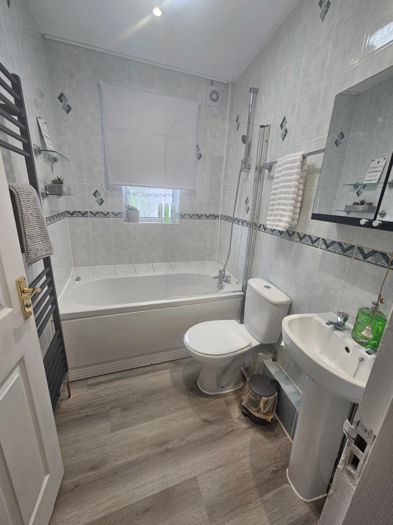 St Albans City Stays - Near Luton Airport - St Albans Abbey & City Train Station - Close To London- Harry Potter World - The Odyssey Cinema - Abbey Cathedral- Contractors I Business I Leisure- Sleeps Upto 6 People Экстерьер фото