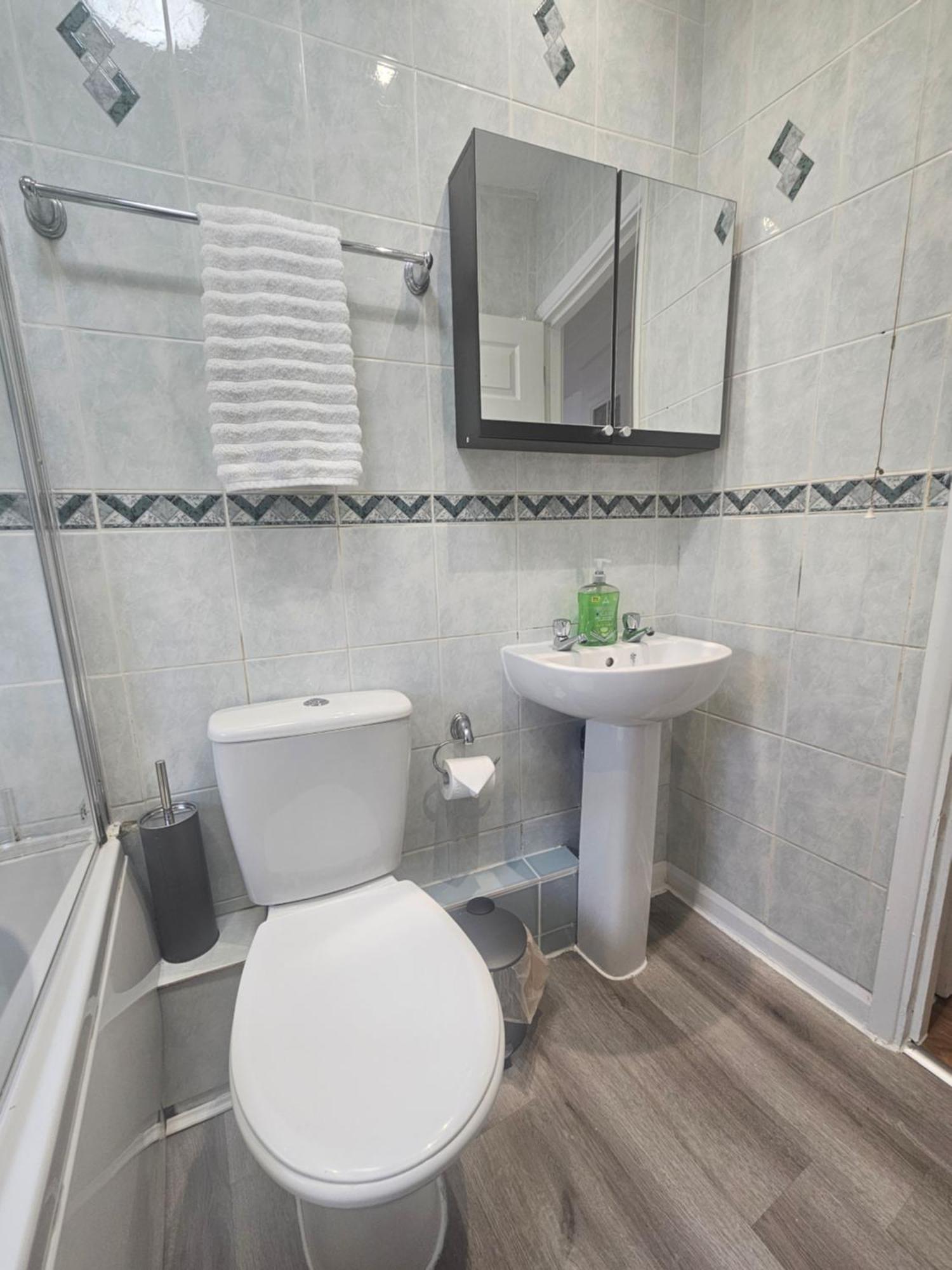 St Albans City Stays - Near Luton Airport - St Albans Abbey & City Train Station - Close To London- Harry Potter World - The Odyssey Cinema - Abbey Cathedral- Contractors I Business I Leisure- Sleeps Upto 6 People Экстерьер фото